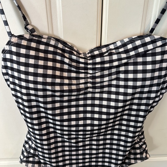 ARDENE💫Women’s White/Black Checkered One Piece Swimsuit - Picture 4 of 11